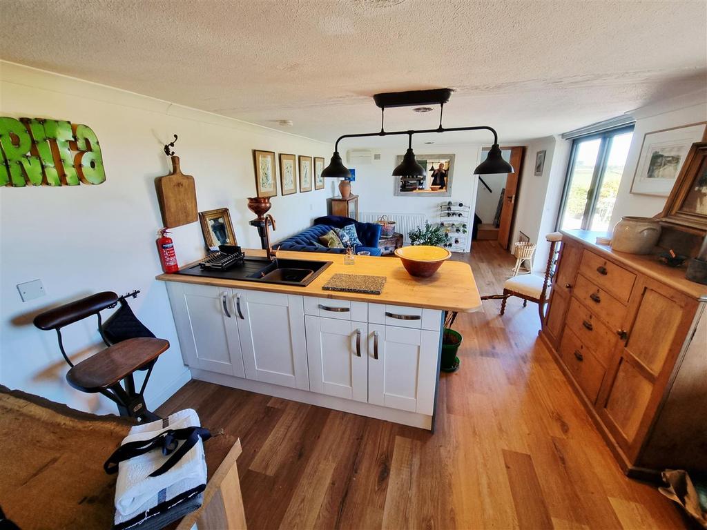 Annex Kitchen.jpg