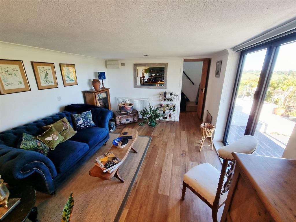 Annex sitting room 1.jpg