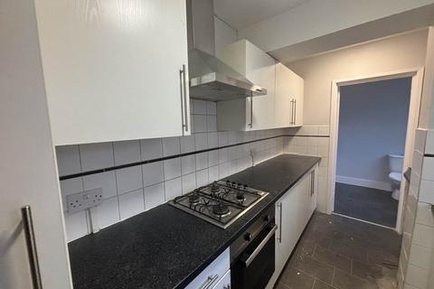 2 bedroom terraced house to rent, Domett Street, Higher Blackley