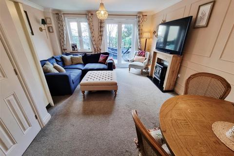 3 bedroom townhouse for sale, Robin Drive, Launceston