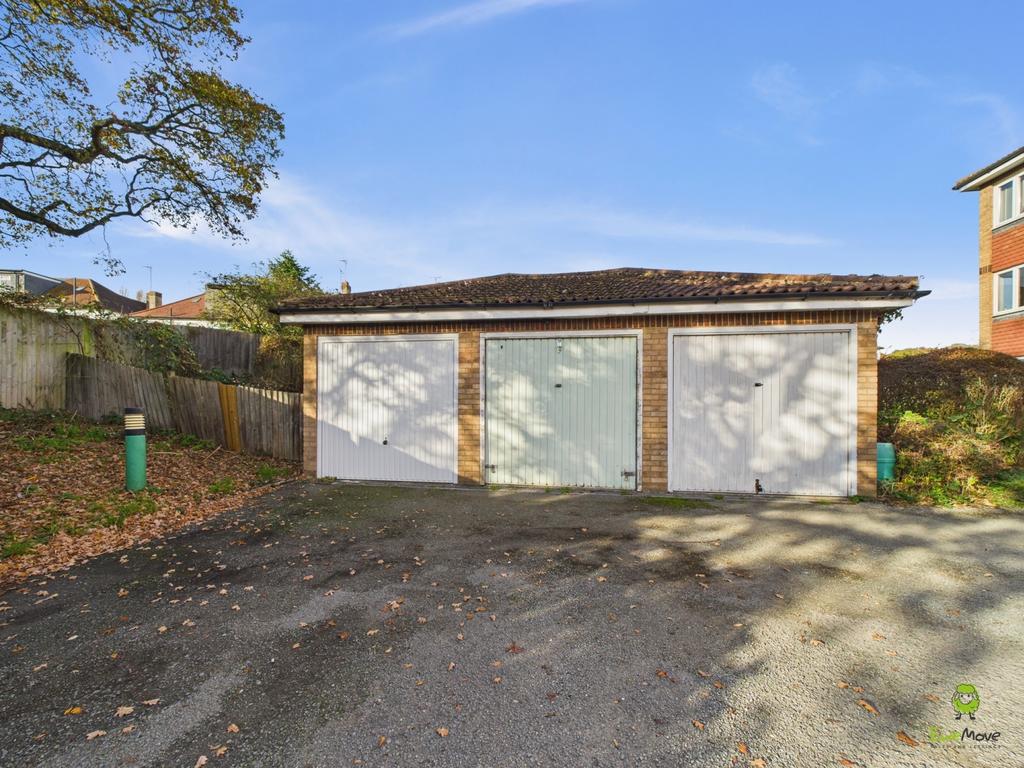 Presented by Clinton at Ewe Move Bexleyheath and Da