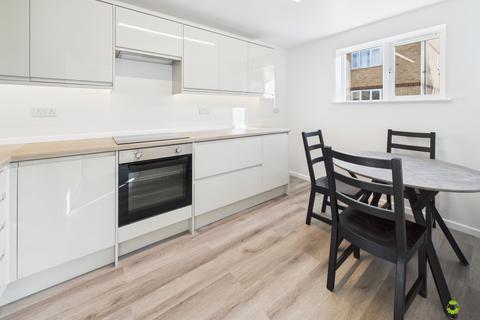 2 bedroom flat for sale, Pinecroft Court, 410 Wickham Lane, Welling, Kent, DA16