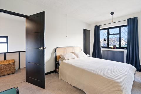 undefined, Sheep Walk, Shepperton, TW17