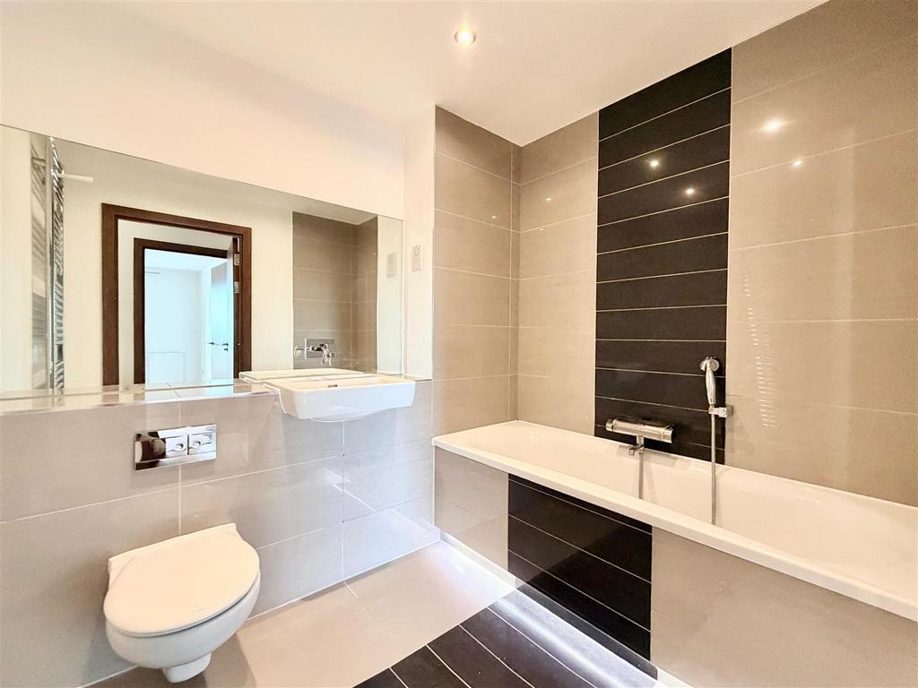 Aquarius Court 11.jpg