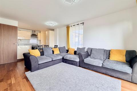 2 bedroom property to rent, Zodiac Close, Edgware