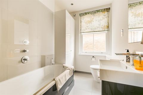 1 bedroom flat to rent, Chiswick High Road, London