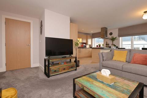 3 bedroom flat for sale, 2 Pinkhill Park, Corstorphine, Edinburgh, EH12 7FA