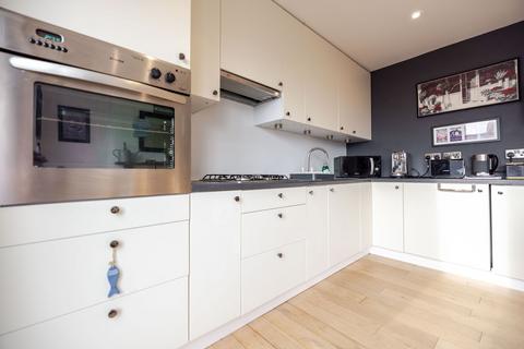 3 bedroom cottage for sale, Castle Terrace, Scarborough, YO11