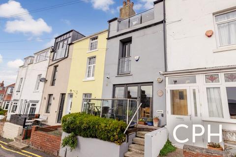 3 bedroom cottage for sale, Castle Terrace, Scarborough, YO11