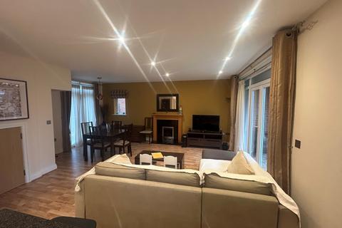 3 bedroom terraced house to rent, Princess Mary Close, Guildford GU2