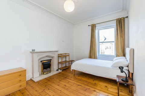 2 bedroom flat to rent, 0367L Montgomery Street, Edinburgh, EH7 5JA