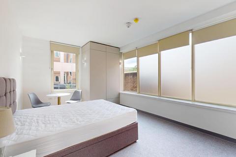 Studio to rent, Staines Road