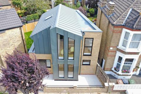 2 bedroom detached house for sale, Finland Road, London, SE4