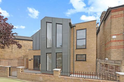 2 bedroom detached house for sale, Finland Road, London, SE4