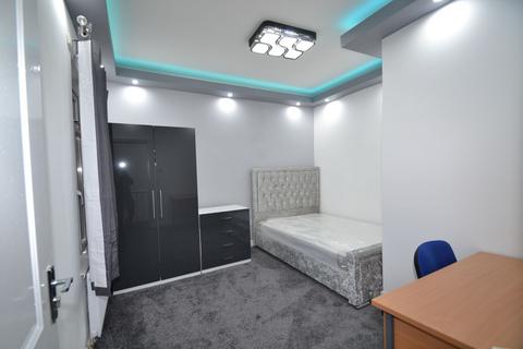 6 bedroom house to rent, Scarsdale Road, Manchester M14