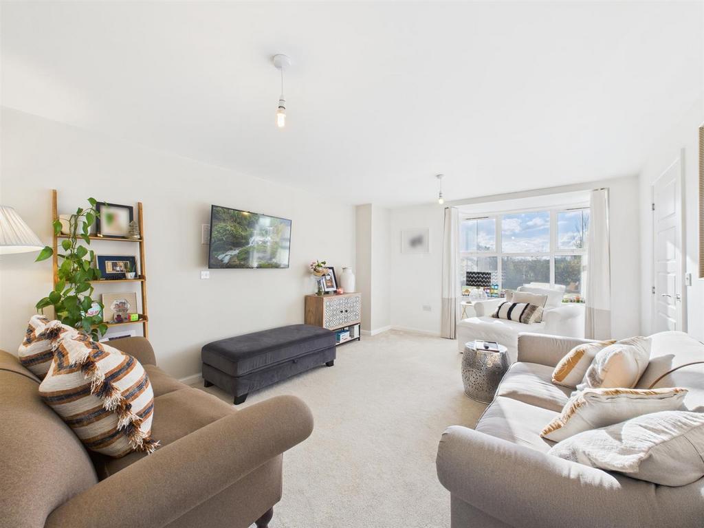 CAM02861 G0-PR0528-STILL025.jpg