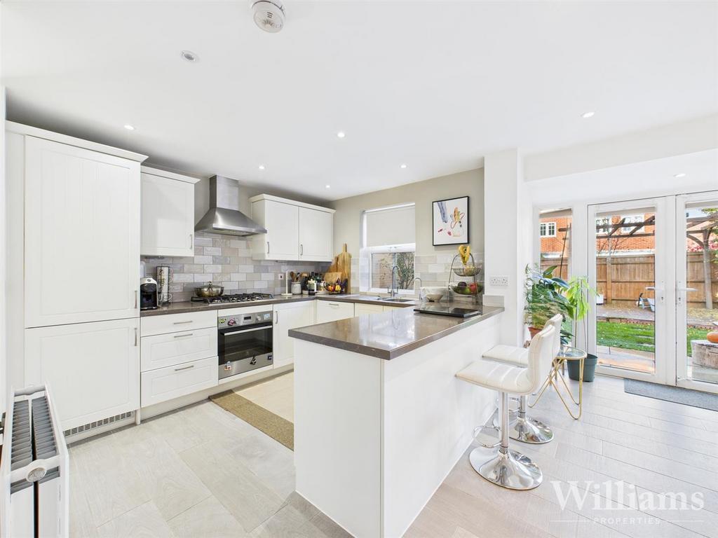 CAM02861 G0-PR0528-STILL032.jpg