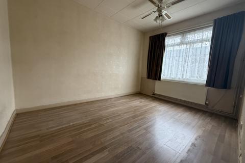 3 bedroom semi-detached house for sale, 2 Bondfield Crescent, Wombwell, Barnsley, South Yorkshire S73 8TR