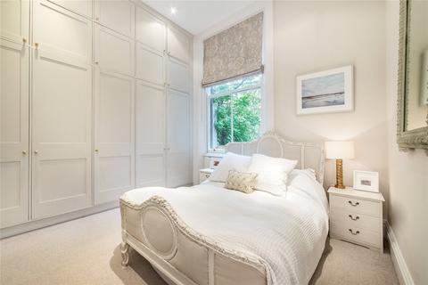 2 bedroom apartment to rent, Nevern Square, Earl's Court, London, SW5