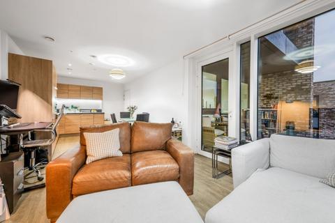 2 bedroom flat to rent, Naomi Street, London SE8
