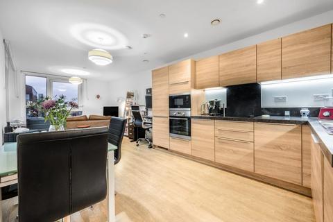 2 bedroom flat to rent, Naomi Street, London SE8