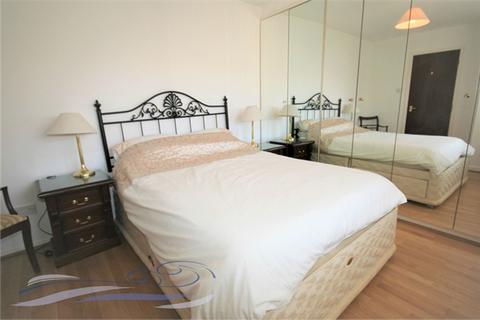 3 bedroom apartment to rent, Ocean Crescent, Maritime Quarter, Swansea, SA1