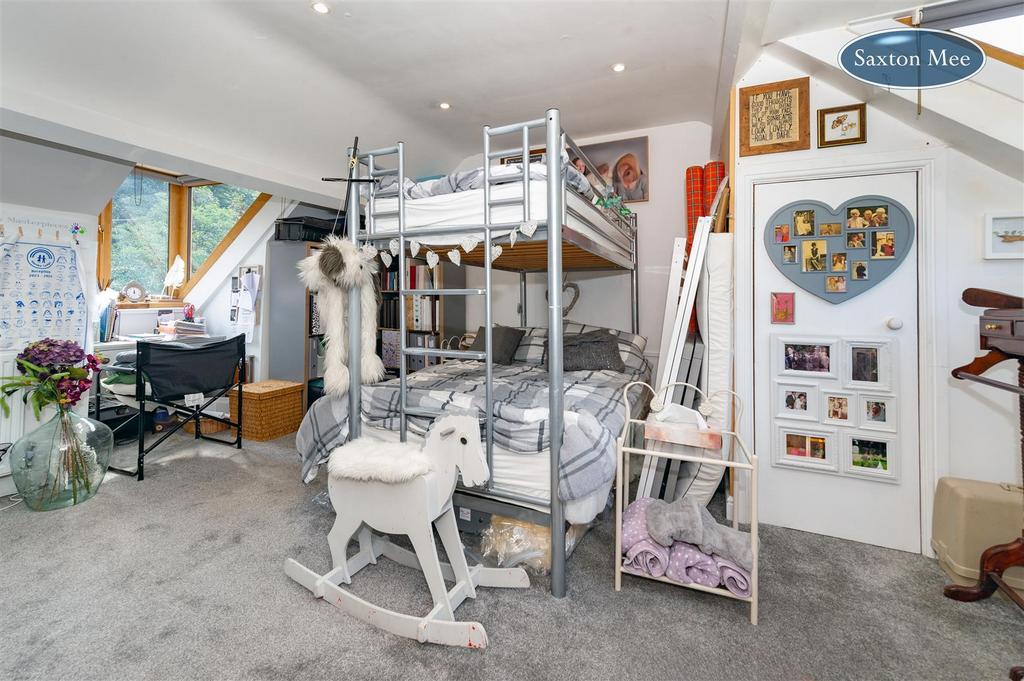Bedroom 1 b.jpg
