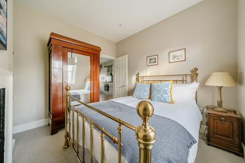 2 bedroom flat for sale, St. Cross Road, Winchester, Hampshire, SO23