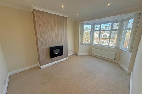 2 bedroom flat to rent, Queen Alexandra, Road West, North Shields