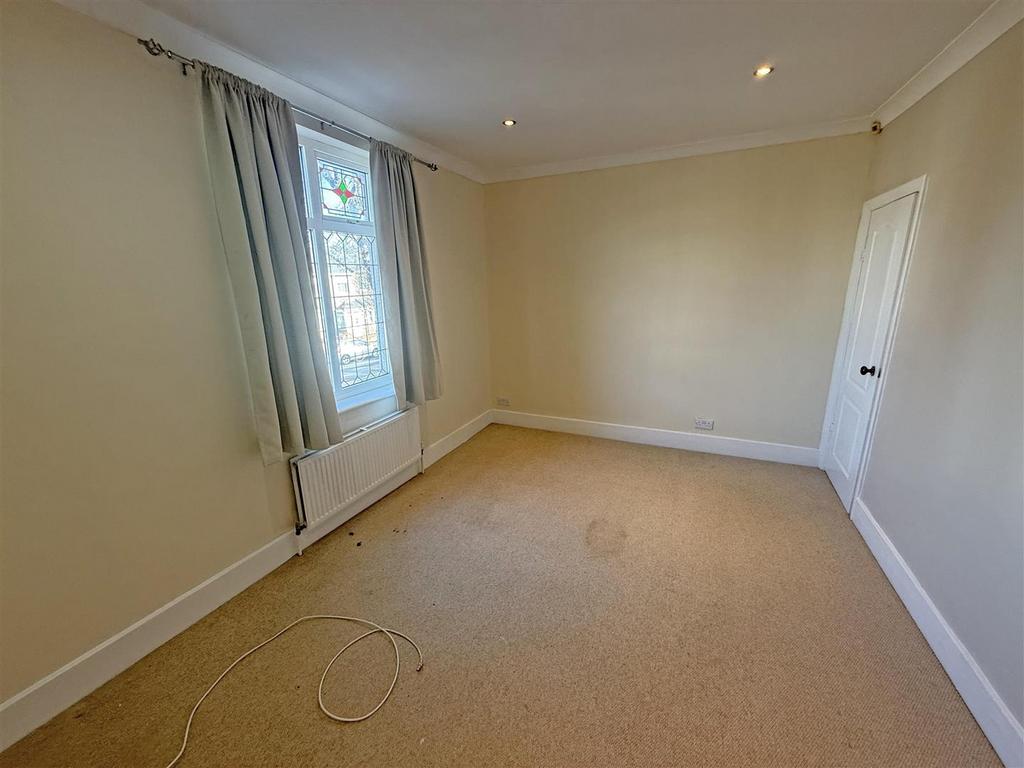 Bedroom 2.jpg