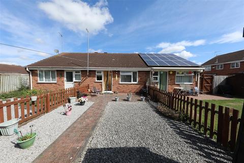 1 bedroom bungalow for sale, The Queensway, Hull