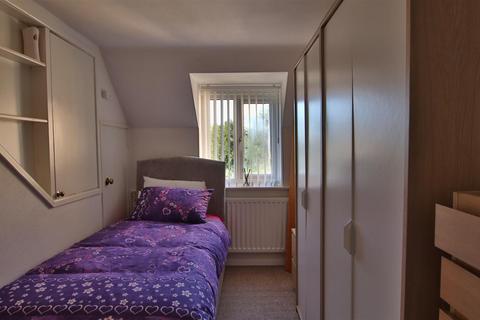 2 bedroom house to rent, Grange Court, Tewkesbury