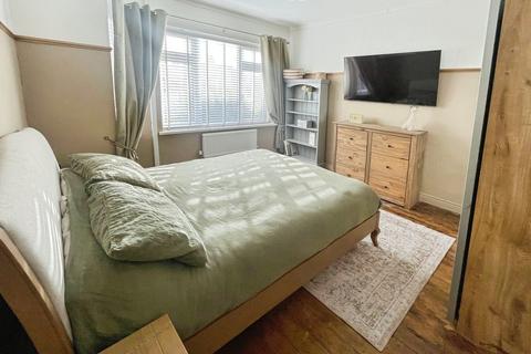 4 bedroom semi-detached bungalow for sale, Parkfields Road, Bridgend, CF31