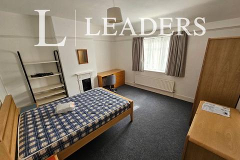 4 bedroom terraced house to rent, Stoneleigh Road, CV8