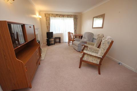 1 bedroom retirement property for sale, Wentworth Drive, Broadstone, Dorset, BH18