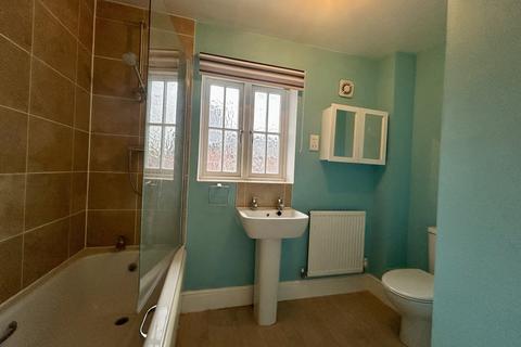 3 bedroom semi-detached house to rent, Mead Way, SP7 8GJ
