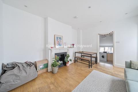 4 bedroom property to rent, Gilbey Road, London, SW17