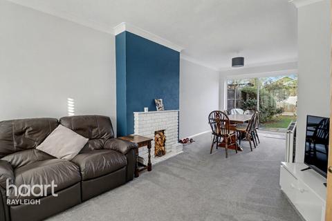 3 bedroom semi-detached house for sale, Essex Close, Rayleigh