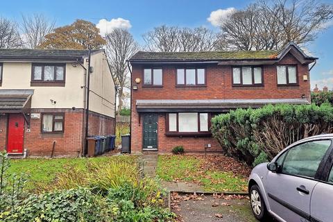 3 bedroom semi-detached house to rent, Prestwich, Manchester M25
