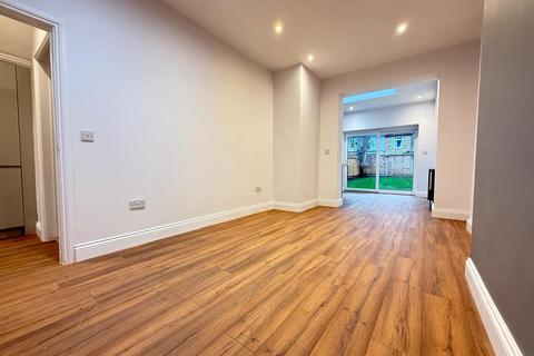 3 bedroom house for sale, South Park Drive, Ilford