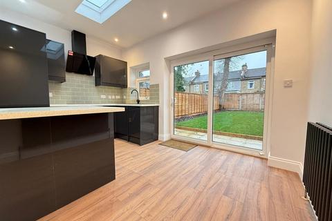 3 bedroom house for sale, South Park Drive, Ilford