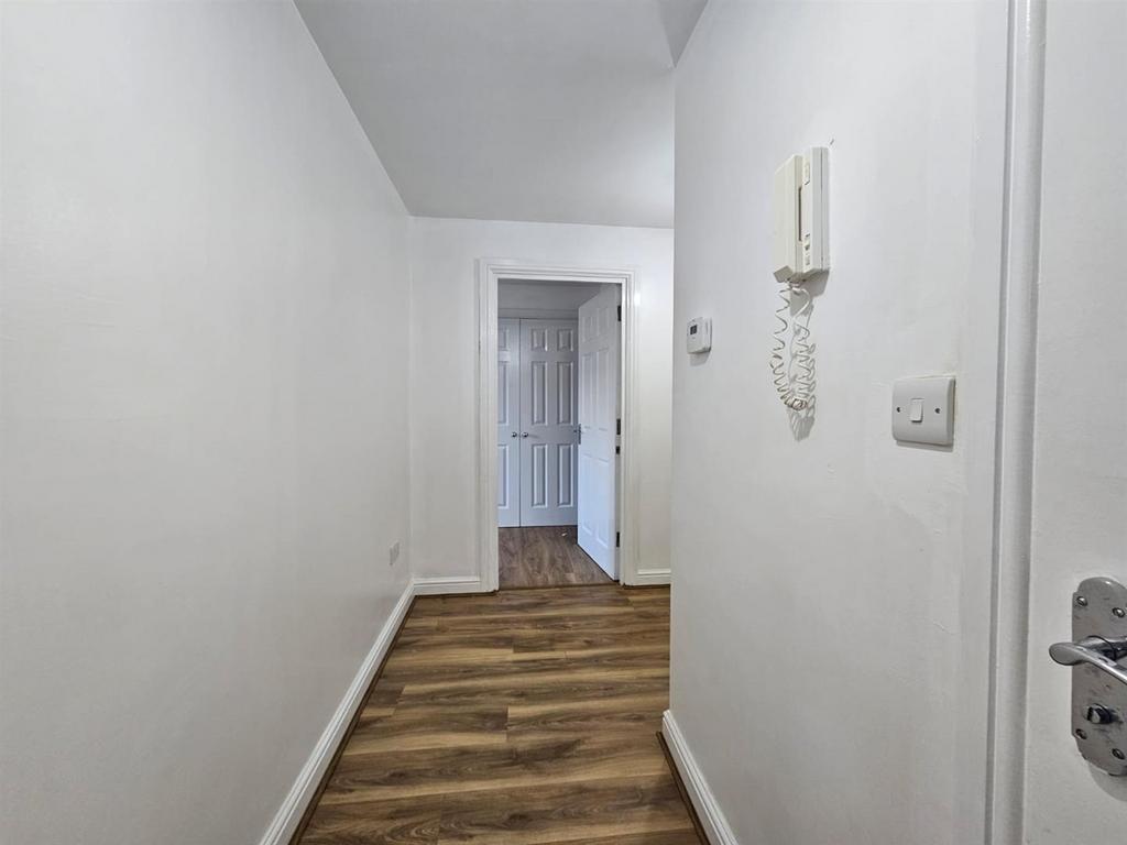 Hallway.jpg