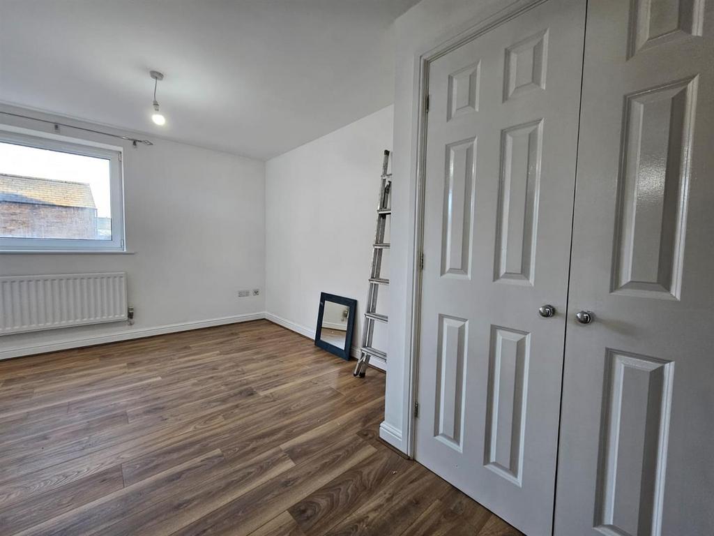 Bedroom 2.jpg