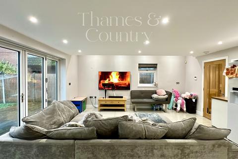 undefined, BOURNE END SL8