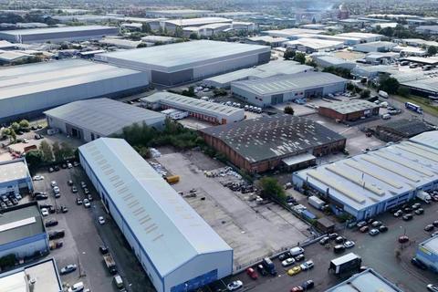 Distribution warehouse to rent, Long Wood Rd Manchester M17 1PZ