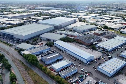 Distribution warehouse to rent, Long Wood Rd Manchester M17 1PZ