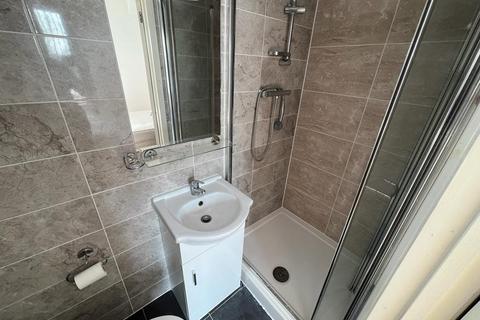 undefined, London Road, Isleworth, TW7