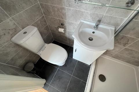 undefined, London Road, Isleworth, TW7