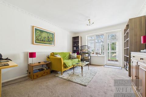 2 bedroom semi-detached house for sale, Piltdown Close, Hastings