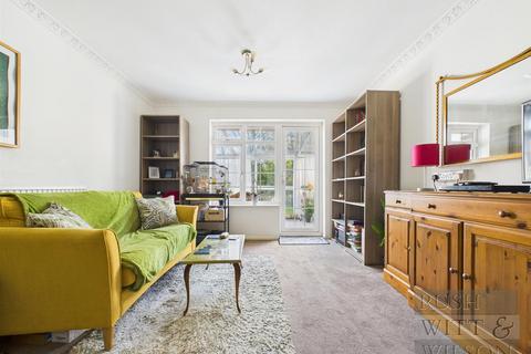 2 bedroom semi-detached house for sale, Piltdown Close, Hastings